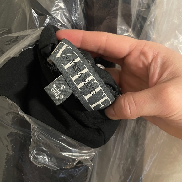 Black Vera Wang dress with scoop/ tie back. Size 6. From her White collection - Picture 6 of 6